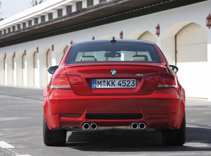  BMW M3 2008 года  (фото 40 из 219)